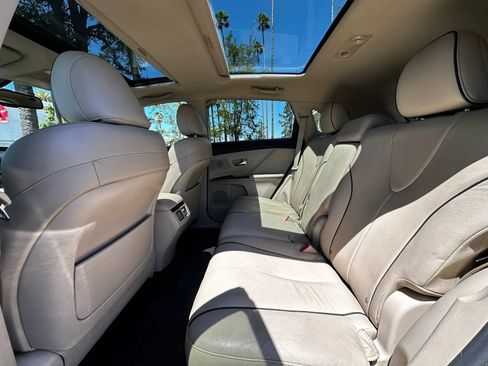 Used 2011 Toyota Venza AWD w/ Premium Pkg #2 image 7