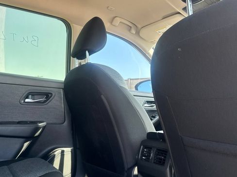 Certified 2023 Nissan Rogue SV FWD image 16