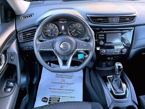 Used 2017 Nissan Rogue S image 5