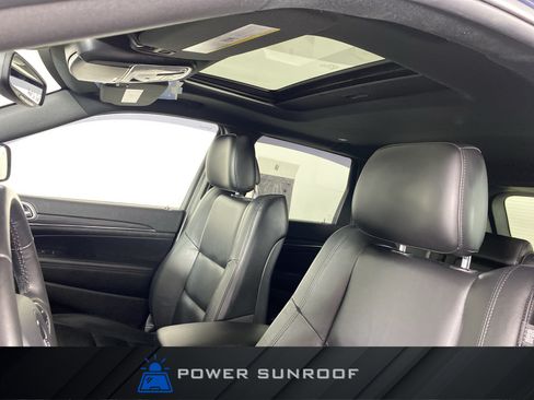 Used 2020 Jeep Grand Cherokee Limited AWD/4WD image 2