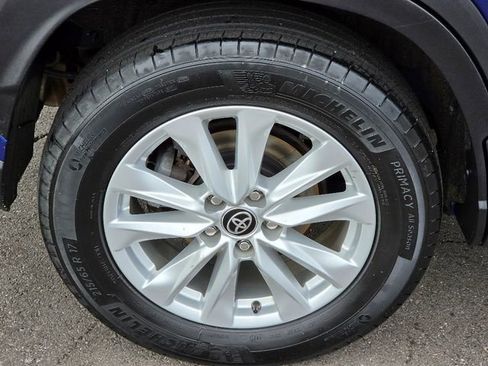 Used 2022 Toyota Corolla Cross LE AWD/4WD image 12