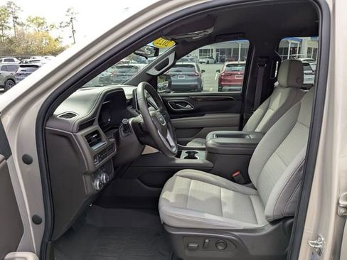 Used 2022 GMC Yukon XL SLE w/ Gmc Pro Safety Plus Package image 25