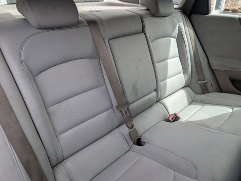 Used 2020 Chevrolet Malibu LT FWD image 14