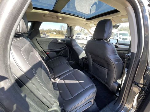 Used 2020 Ford Escape SE Sport image 41