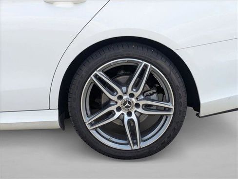 Used 2019 Mercedes-Benz E 300 4MATIC image 23