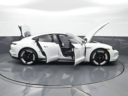 Certified 2025 Porsche Taycan 4S AWD/4WD image 34