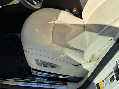 Used 2013 Rolls-Royce Ghost REAR THEATRE / MASSAGE SEATS / image 31