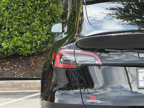 Used 2024 Tesla Model Y Long Range AWD/4WD image 15