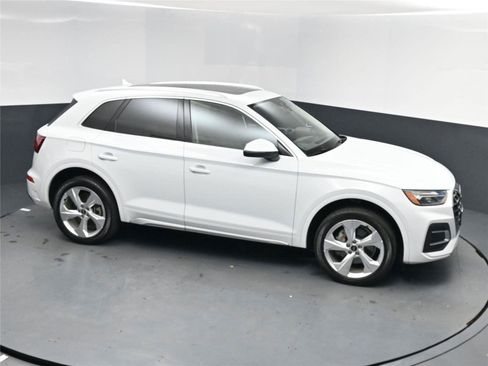 Used 2021 Audi Q5 Premium Plus w/ Premium Plus Package image 7
