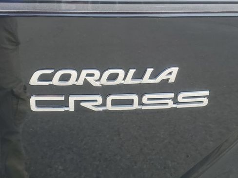 Used 2025 Toyota Corolla Cross XLE AWD/4WD image 34