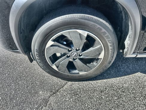 Used 2024 Nissan Rogue SV image 13