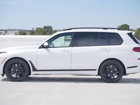 New 2026 BMW X7 xDrive40i w/ M Sport Package image 4
