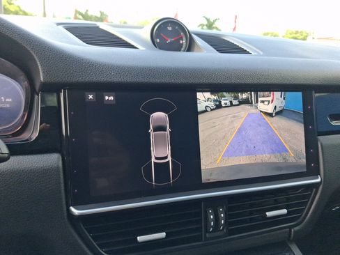 Used 2019 Porsche Cayenne AWD/4WD image 21