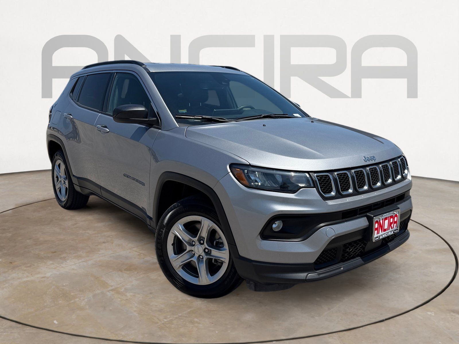 Used 2024 Jeep Compass Latitude AWD/4WD image 4