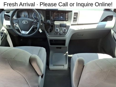 Used 2020 Toyota Sienna L FWD image 21