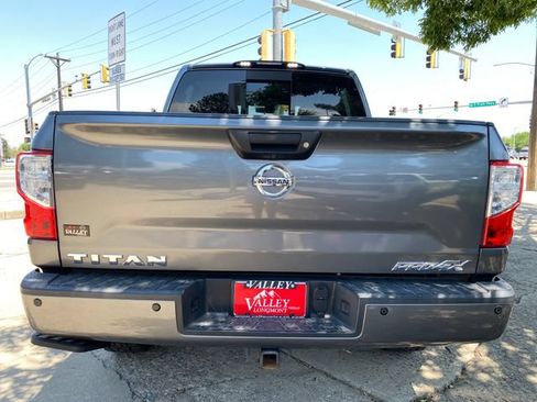 Used 2017 Nissan Titan PRO-4X AWD/4WD image 4