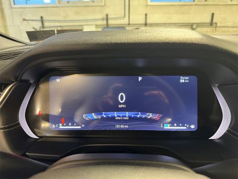 Used 2023 Jeep Grand Cherokee Altitude image 16