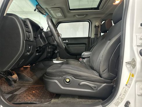 Used 2006 HUMMER H3 w/ Chrome Appearance Package AWD/4WD image 17