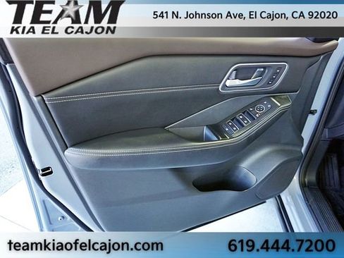 Used 2021 Nissan Rogue SL image 25