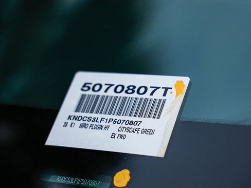 Used 2023 Kia Niro EX image 27