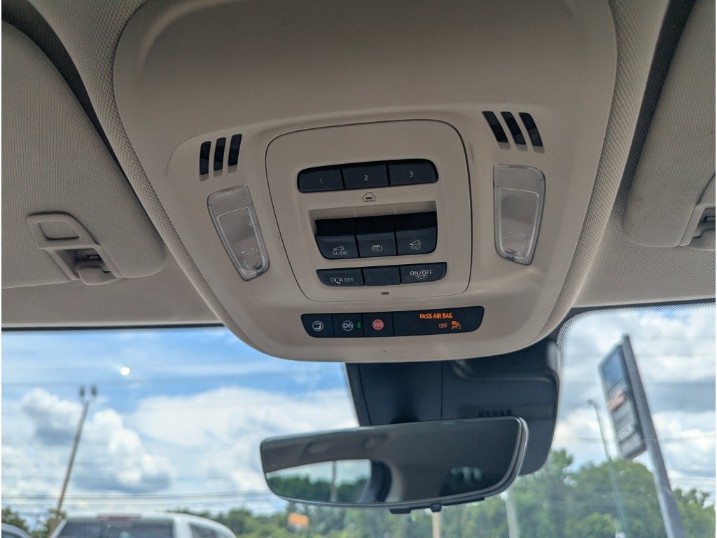 Used 2023 Buick Envision Avenir FWD image 22