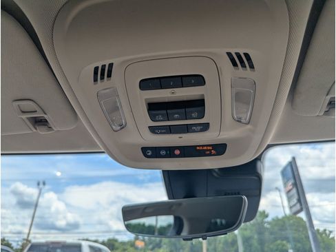 Used 2023 Buick Envision Avenir FWD image 22
