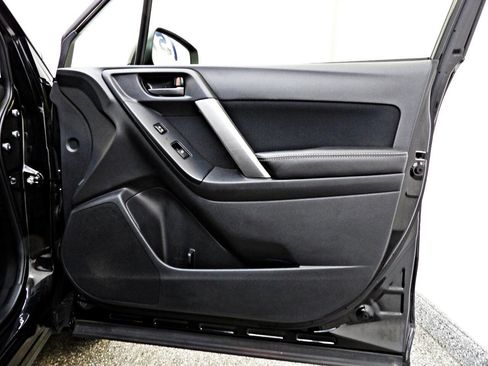 Used 2016 Subaru Forester 2.5i image 11