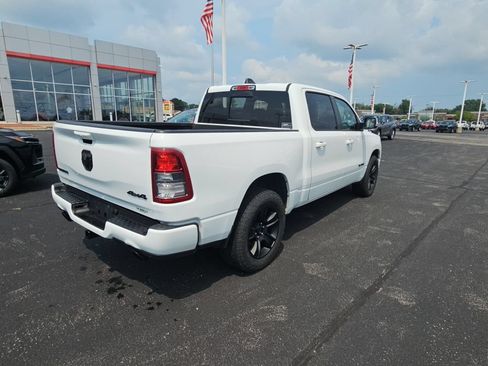 Used 2020 RAM 1500 4x4 Crew Cab image 3