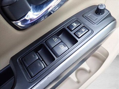 Used 2015 Nissan Armada SL w/ Moonroof Package RWD image 16