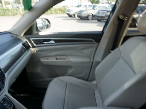 Used 2018 Volkswagen Atlas SE image 28