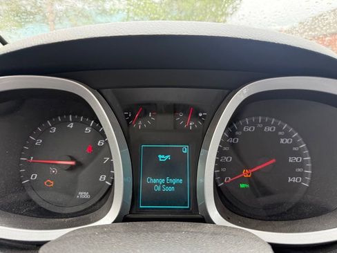 Used 2015 Chevrolet Equinox LT image 16