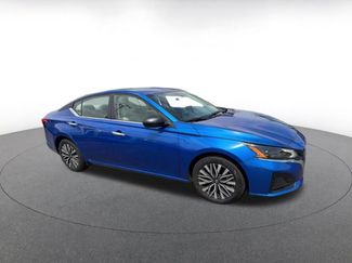 Used 2025 Nissan Altima 2.5 SV video 2