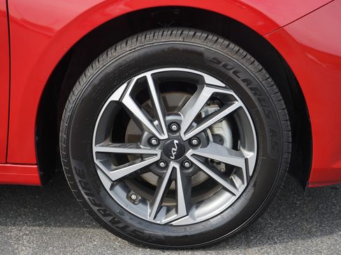 Used 2023 Kia Forte LXS image 9