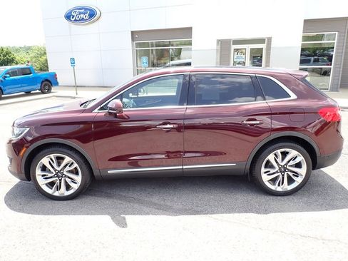 Used 2017 Lincoln MKX Reserve w/ Driver Assistance Package AWD/4WD image 2