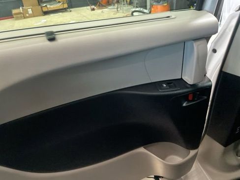 Used 2024 Chrysler Pacifica Touring-L image 24