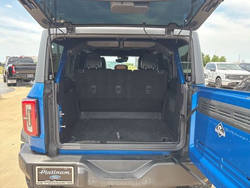Used 2023 Ford Bronco Outer Banks w/ Sasquatch Package AWD/4WD image 5