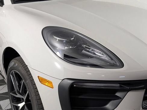 New 2026 Porsche Macan AWD/4WD image 15