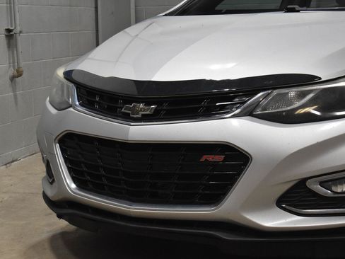 Used 2017 Chevrolet Cruze LT w/ LT Convenience Package FWD image 28