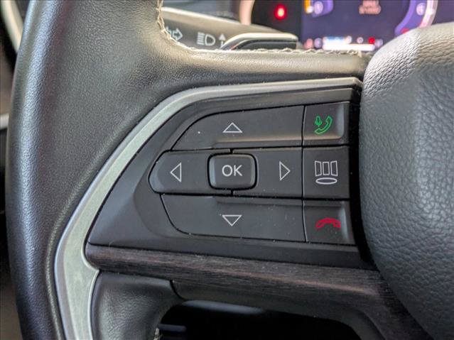 Used 2022 Jeep Grand Cherokee Limited AWD/4WD image 4
