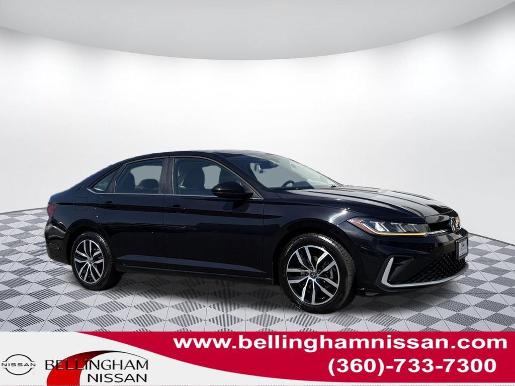 Used 2025 Volkswagen Jetta SE FWD image 1