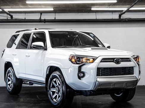 Used 2024 Toyota 4Runner TRD Off-Road Premium w/ Moonroof Package AWD/4WD image 7