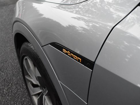 Used 2021 Audi e-tron Premium Plus w/ Premium Plus Package image 16