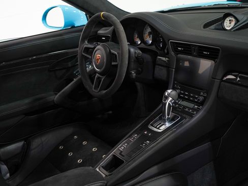 Used 2018 Porsche 911 GT2 RS RWD image 16
