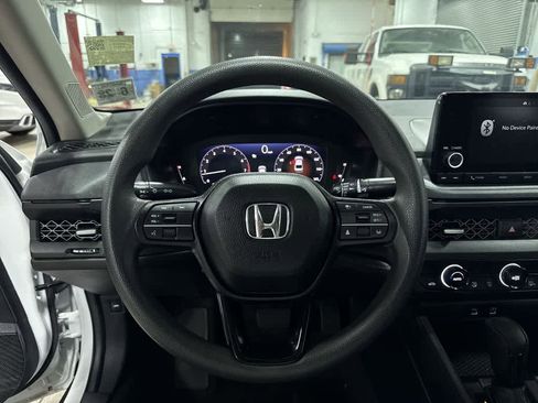 Certified 2023 Honda Accord EX image 18