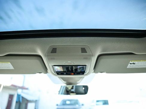 New 2026 Volkswagen Atlas SE image 25