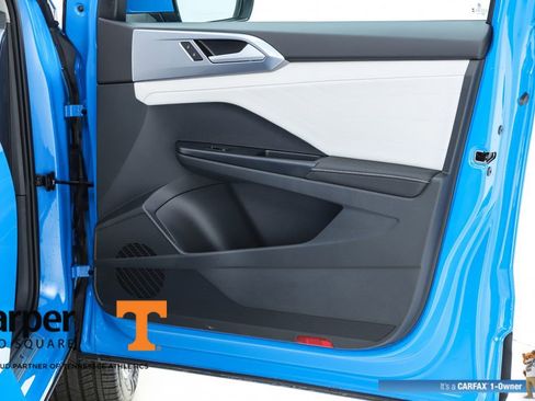 Used 2025 Volkswagen Taos SEL image 69