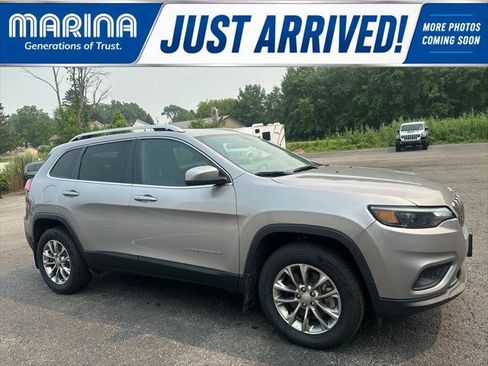 Certified 2019 Jeep Cherokee Latitude Plus w/ Cold Weather Group AWD/4WD image 1