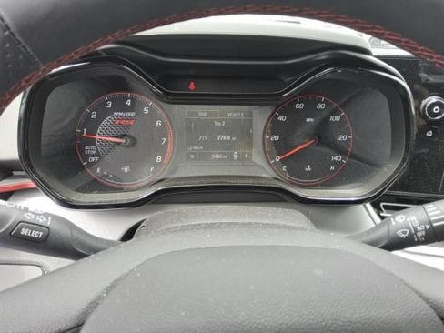 Used 2025 Chevrolet Trax RS FWD image 3