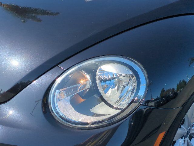 Used 2018 Volkswagen Beetle 2.0T S FWD image 9