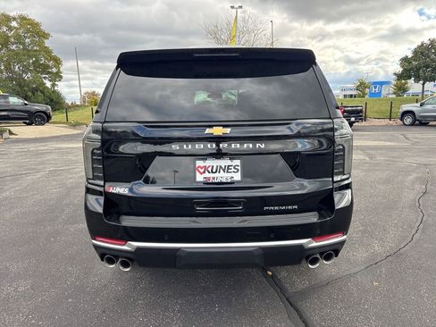 New 2025 Chevrolet Suburban Premier image 4